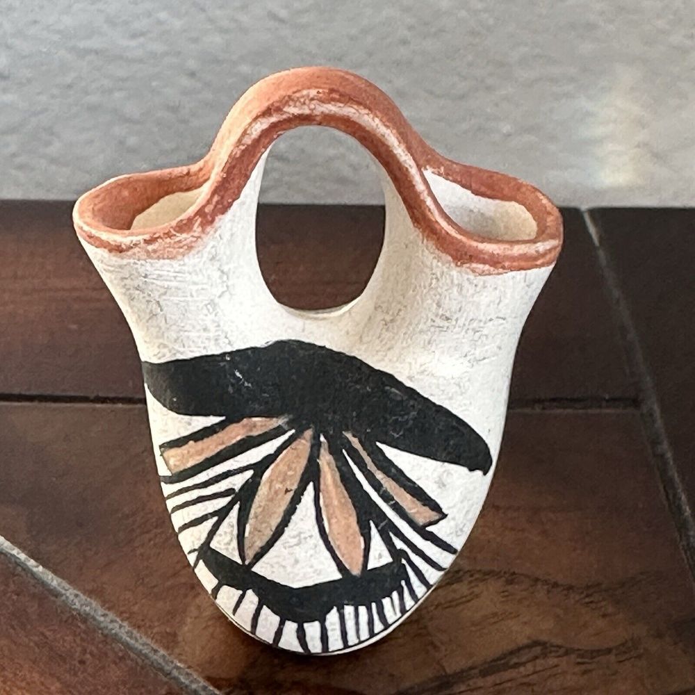 VTG Isleta Pueblo New Mexico Pottery Mini Wedding Vase‎ 2 Inch Native American